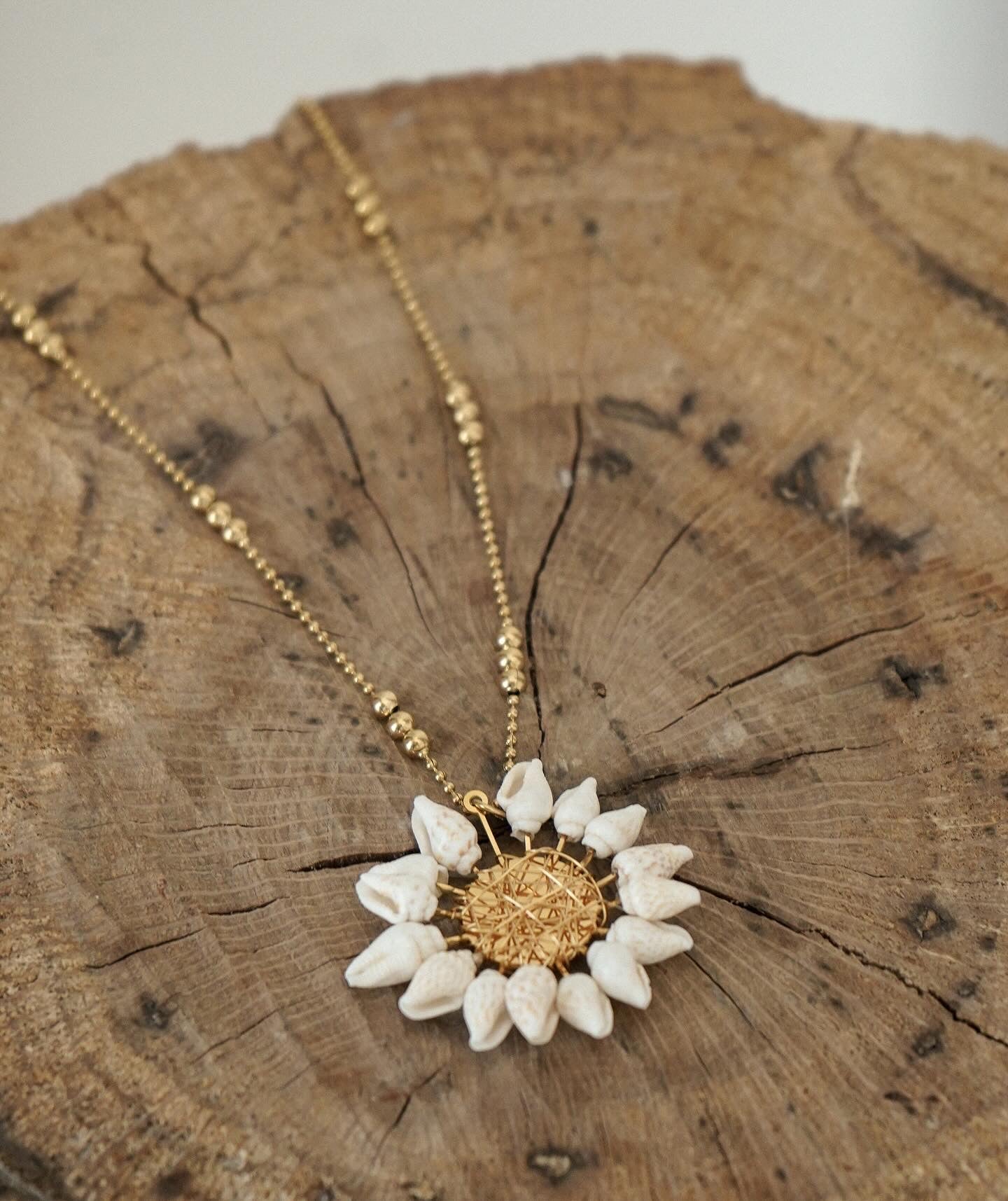 Colar conchas em forma de estrela , feito à mão