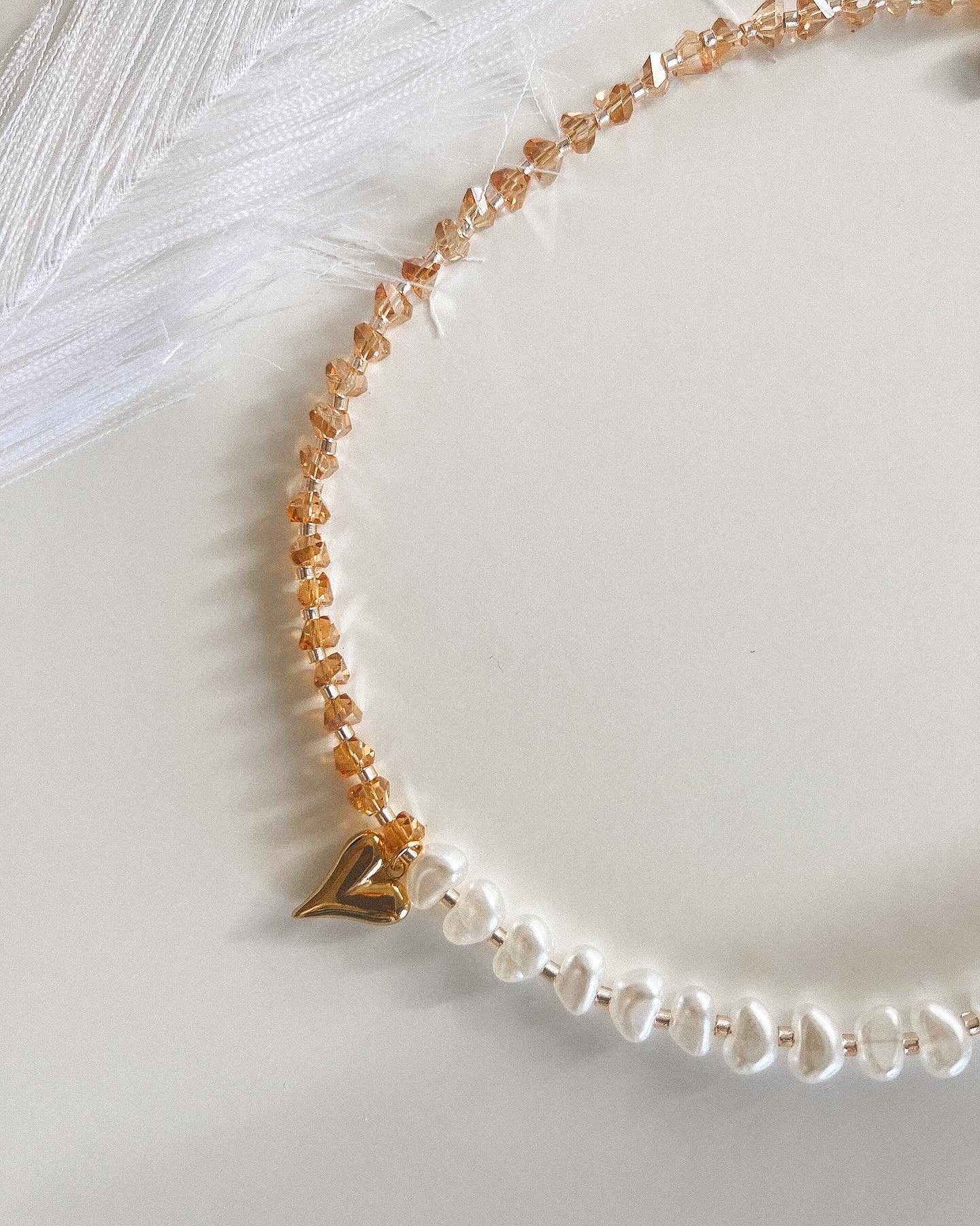 colar em miçangas acrílicas e aço inoxidável pingente coração em aço