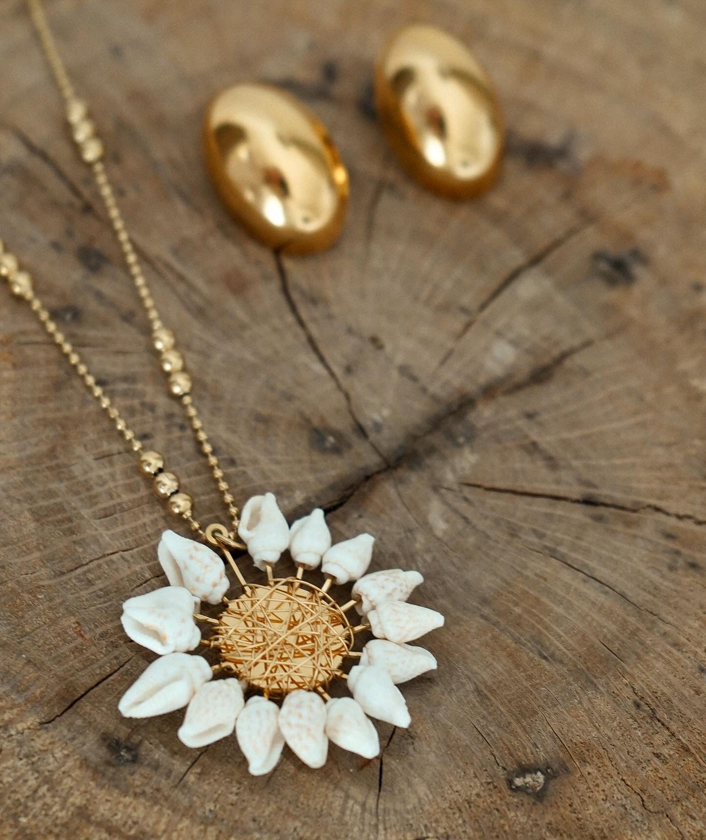 Colar conchas em forma de estrela , feito à mão