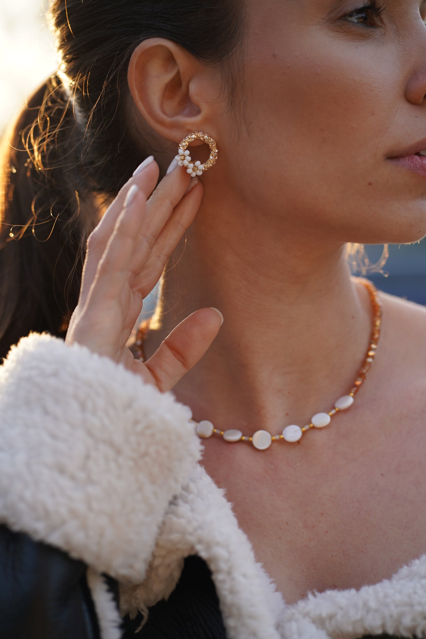 Brincos flores aço inoxidável e missangas feito à mão