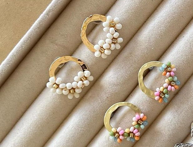 Brincos flores aço inoxidável e missangas feito à mão